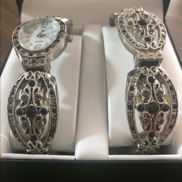 Watch - Picture 2 of 3